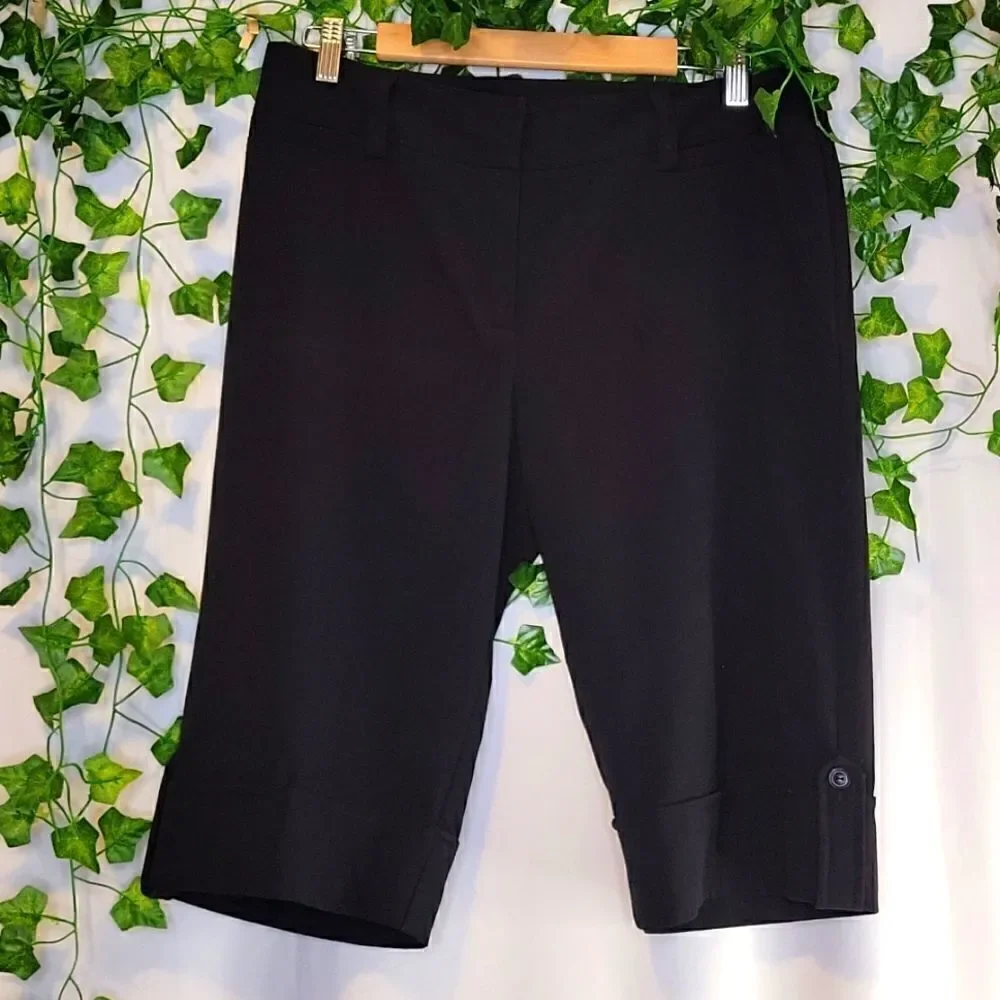 B. Works. Byer California. Classy Shorts. Size 13. EUC